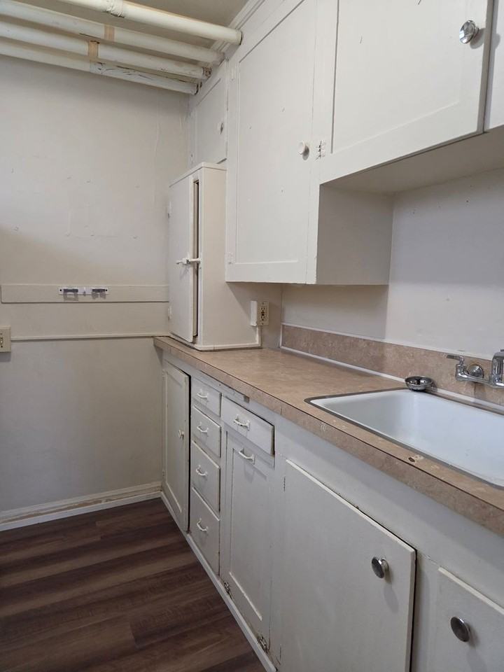 1604 I Street - Photo 5 of 15