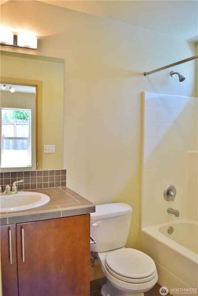 935 N 98th St #A - Photo 3 of 10