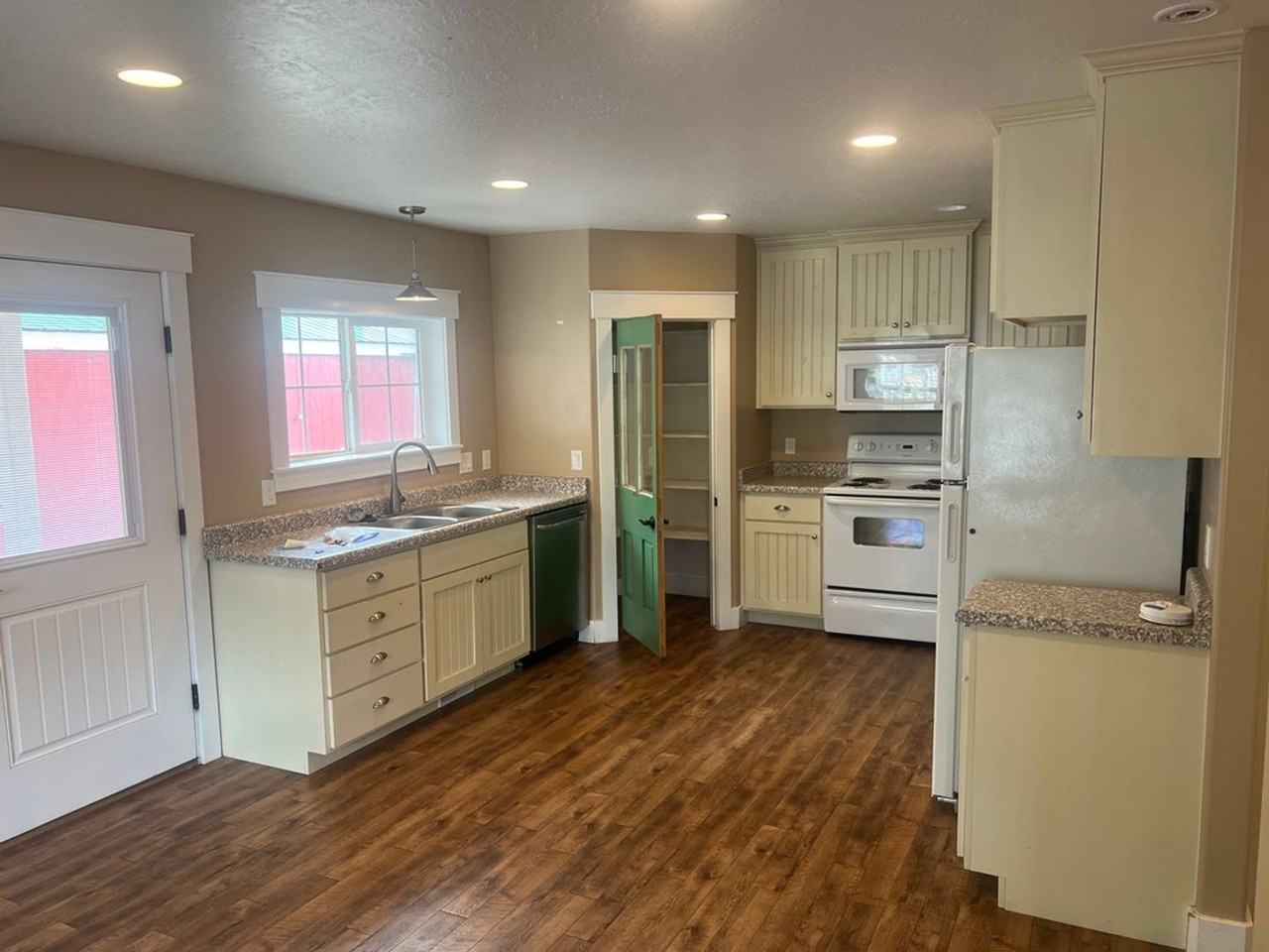 162 162 South 100 East St. - Photo 5 of 13