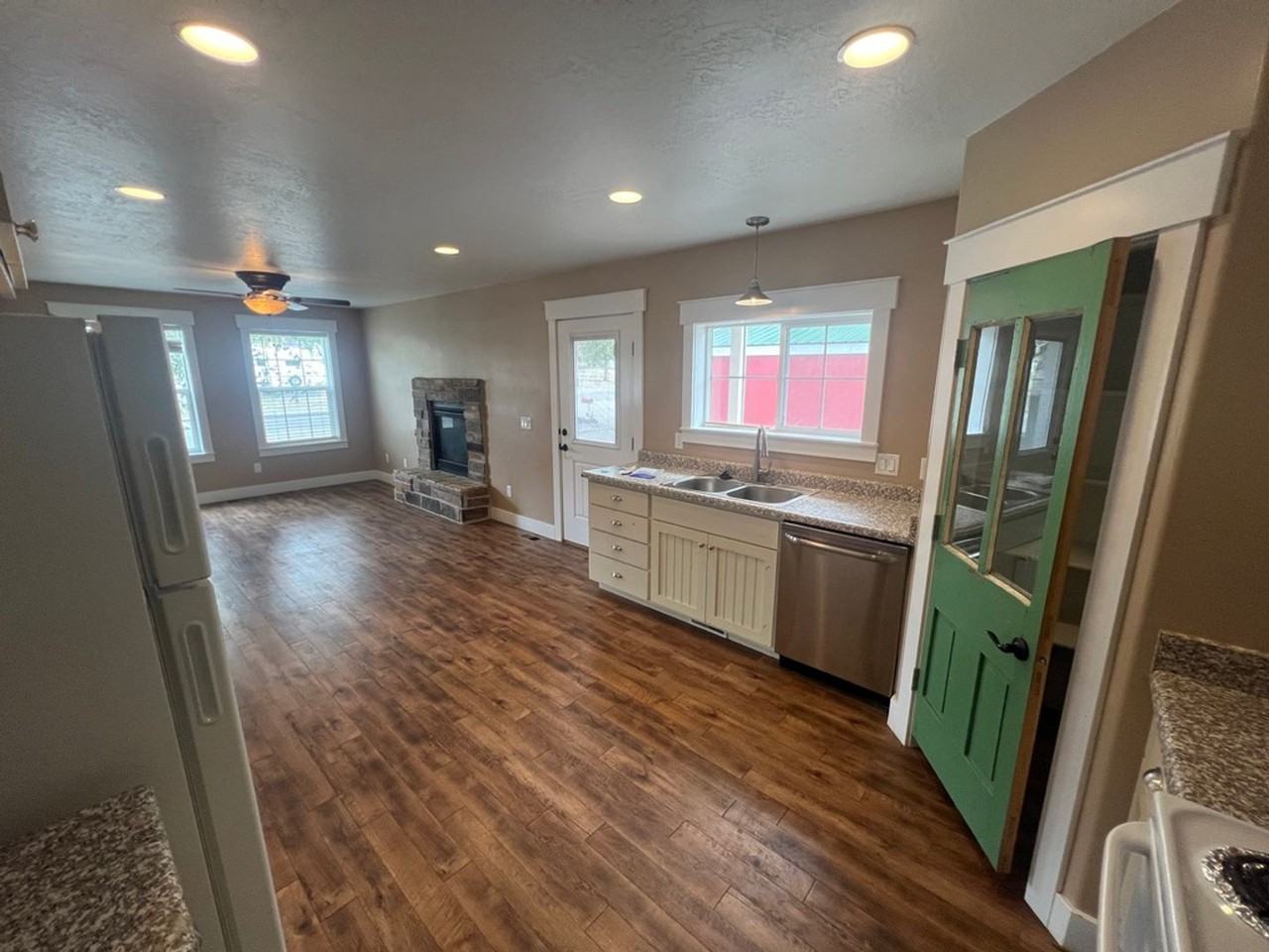 162 162 South 100 East St. - Photo 6 of 13