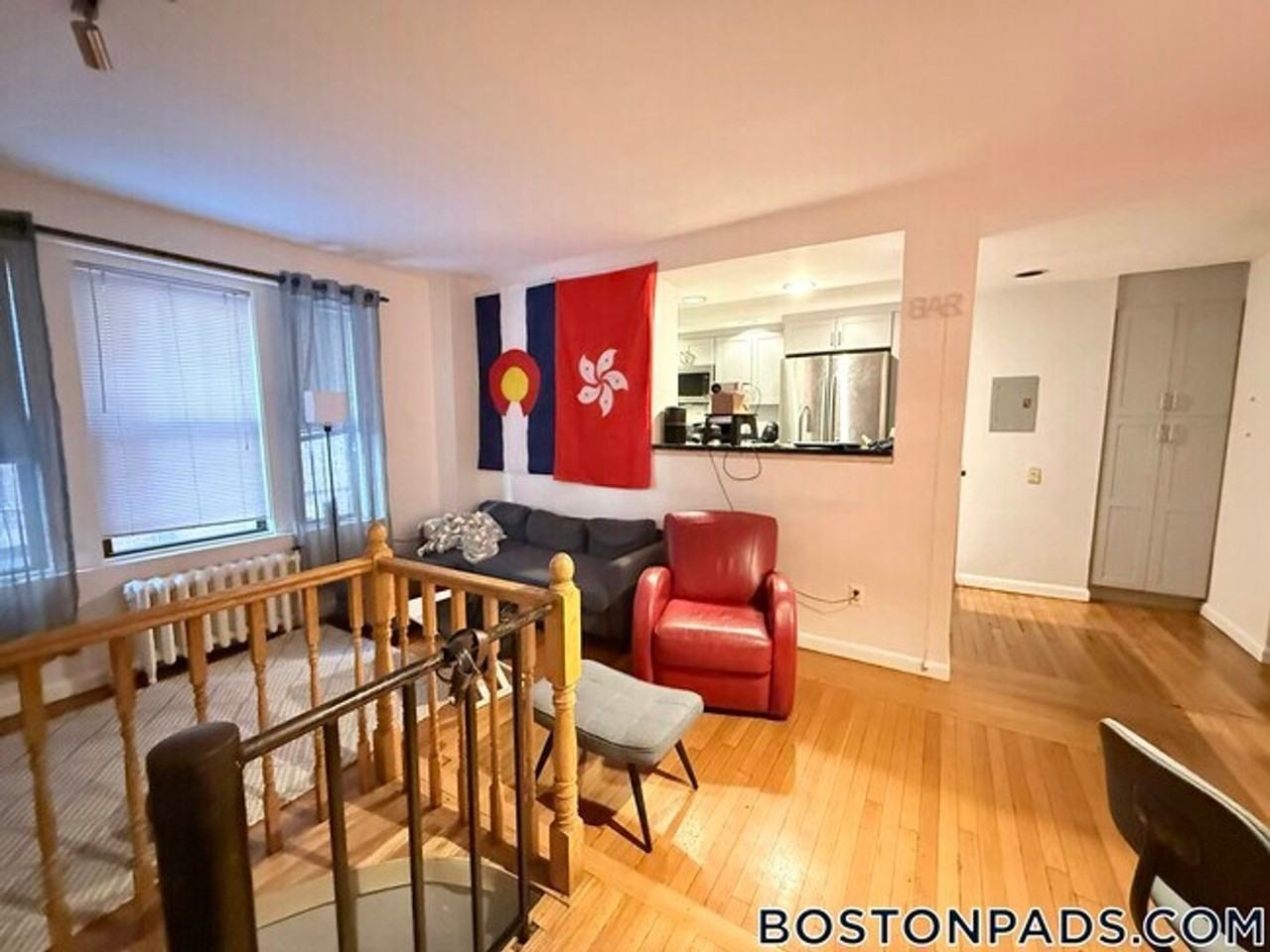 452 Park Dr - Photo 2 of 15
