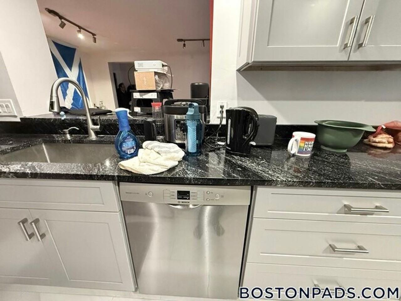452 Park Dr - Photo 5 of 15