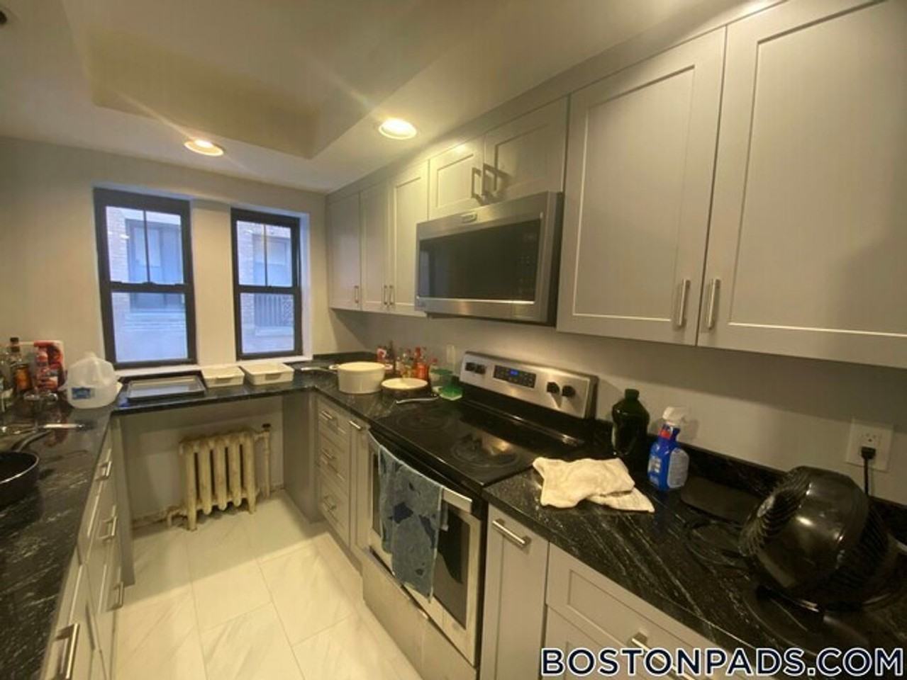 452 Park Dr - Photo 6 of 15