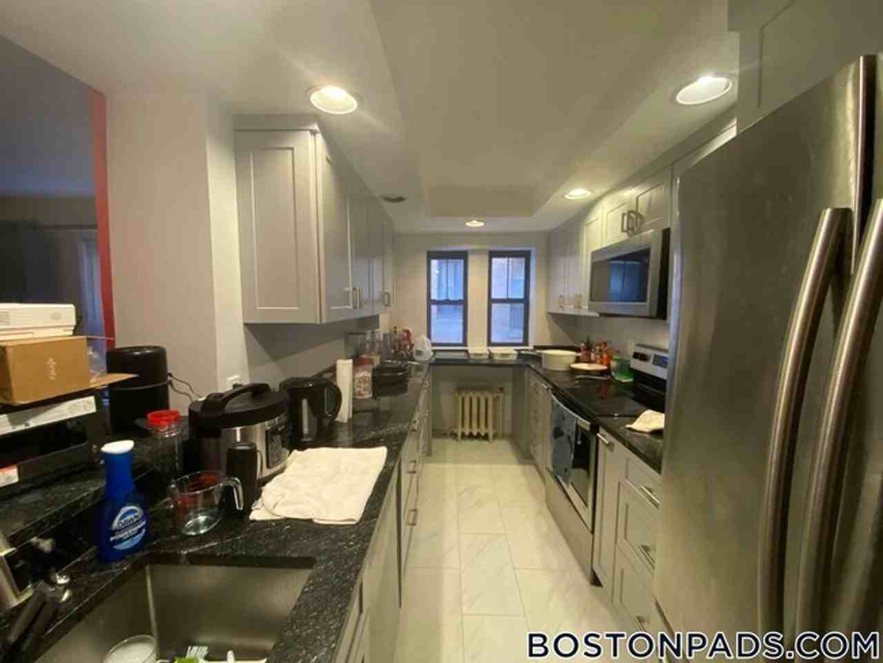 452 Park Dr - Photo 7 of 15