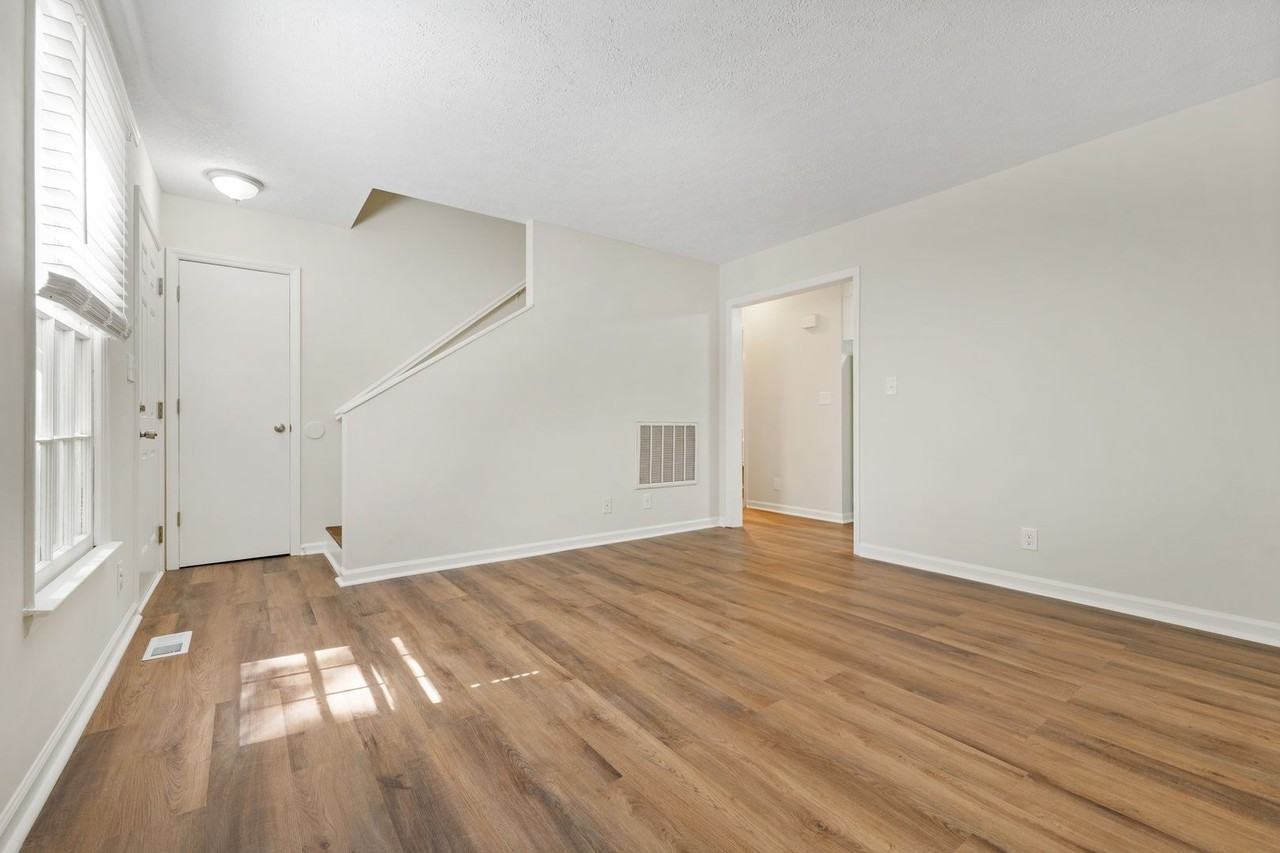 1215 Brick Ln - Photo 4 of 21