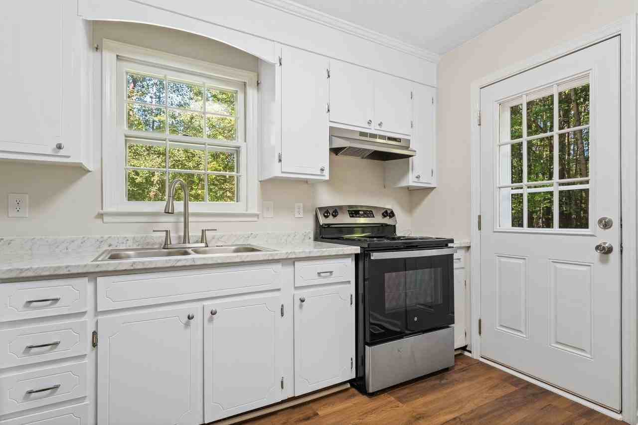 1215 Brick Ln - Photo 6 of 21