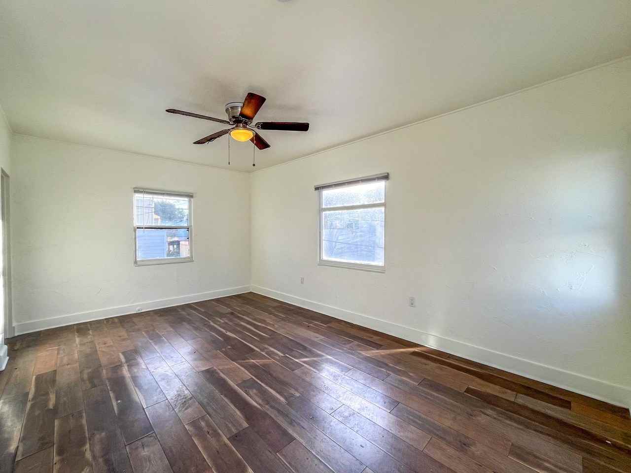 285-295 Cerritos Ave - Photo 3 of 8