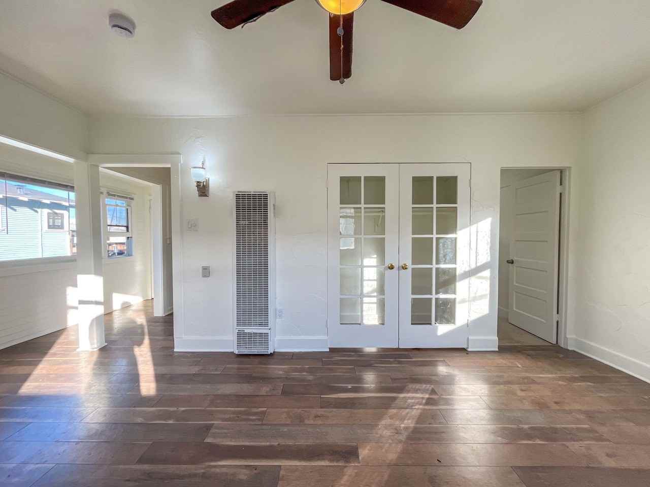 285-295 Cerritos Ave - Photo 5 of 8