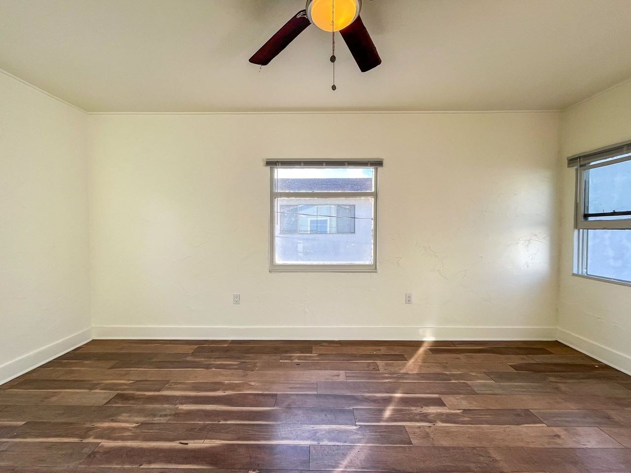 285-295 Cerritos Ave - Photo 6 of 8