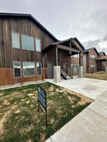 featured image of 280 E Lorene St