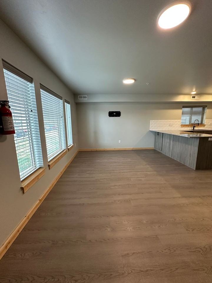 280 E Lorene St - Photo 4 of 20