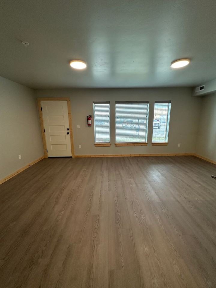 280 E Lorene St - Photo 6 of 20
