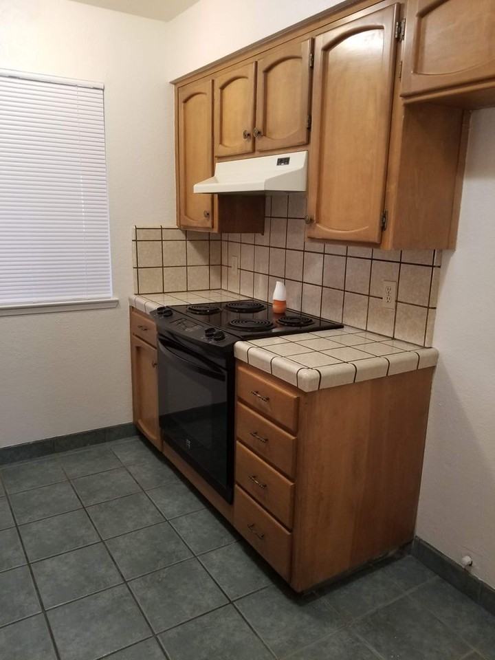 2836 W Mission Ct - Photo 5 of 11