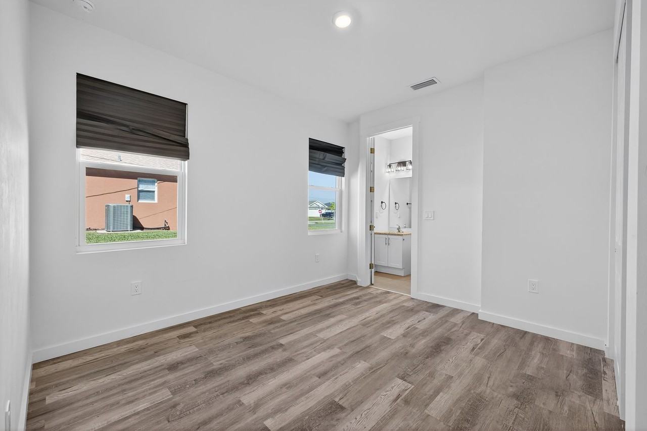 424 Nw 4th Ter - Photo 6 of 14