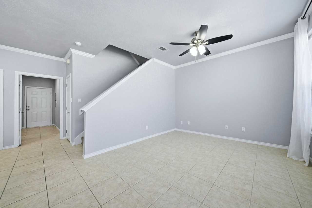 405 Forest Ridge Dr - Photo 5 of 32
