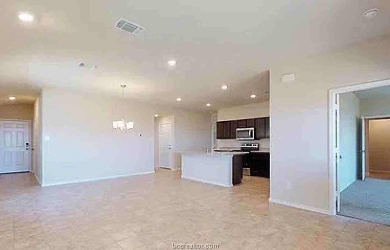 8016 Front Nine Ln - Photo 2 of 15