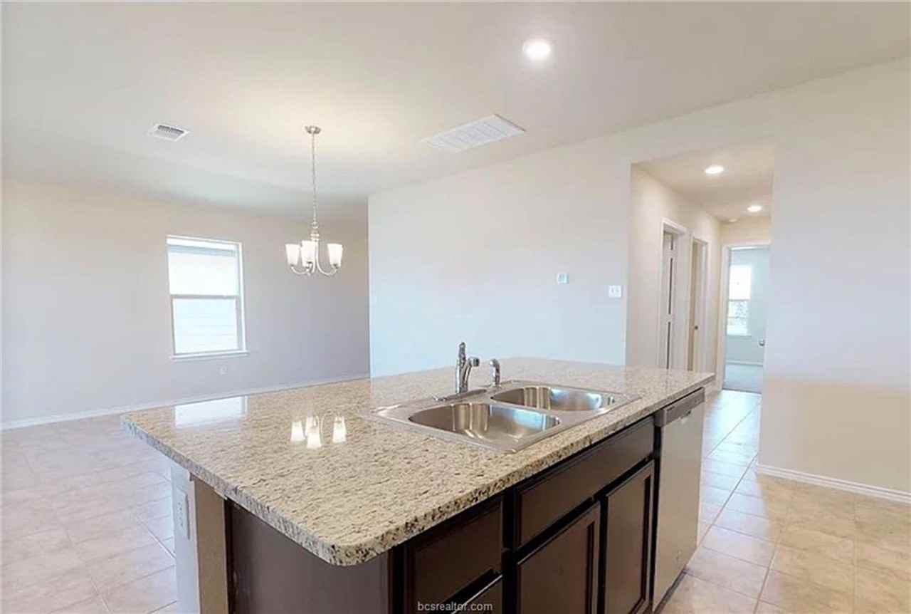 8016 Front Nine Ln - Photo 6 of 15