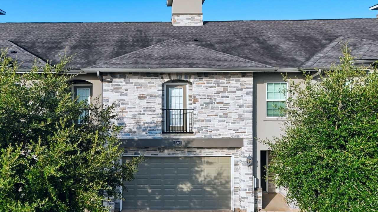 3414 Summerway Dr - Photo 2 of 32