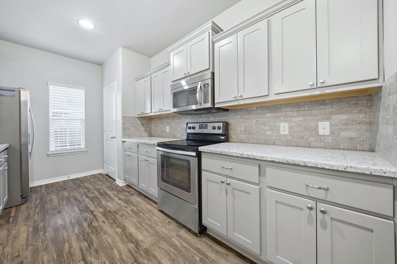 3414 Summerway Dr - Photo 5 of 32