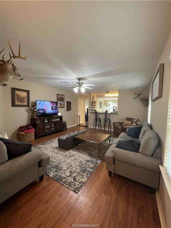 11347 N Dowling Rd - Photo 2 of 16