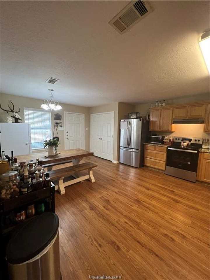 11347 N Dowling Rd - Photo 4 of 16