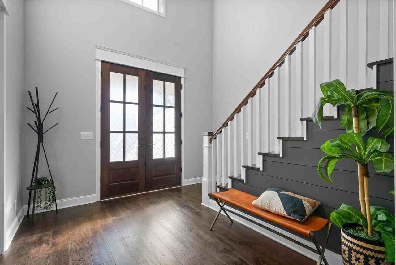 250 Harrowgate Dr - Photo 6 of 50