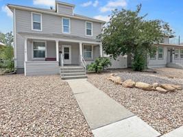 featured image of 915 Grand Ave