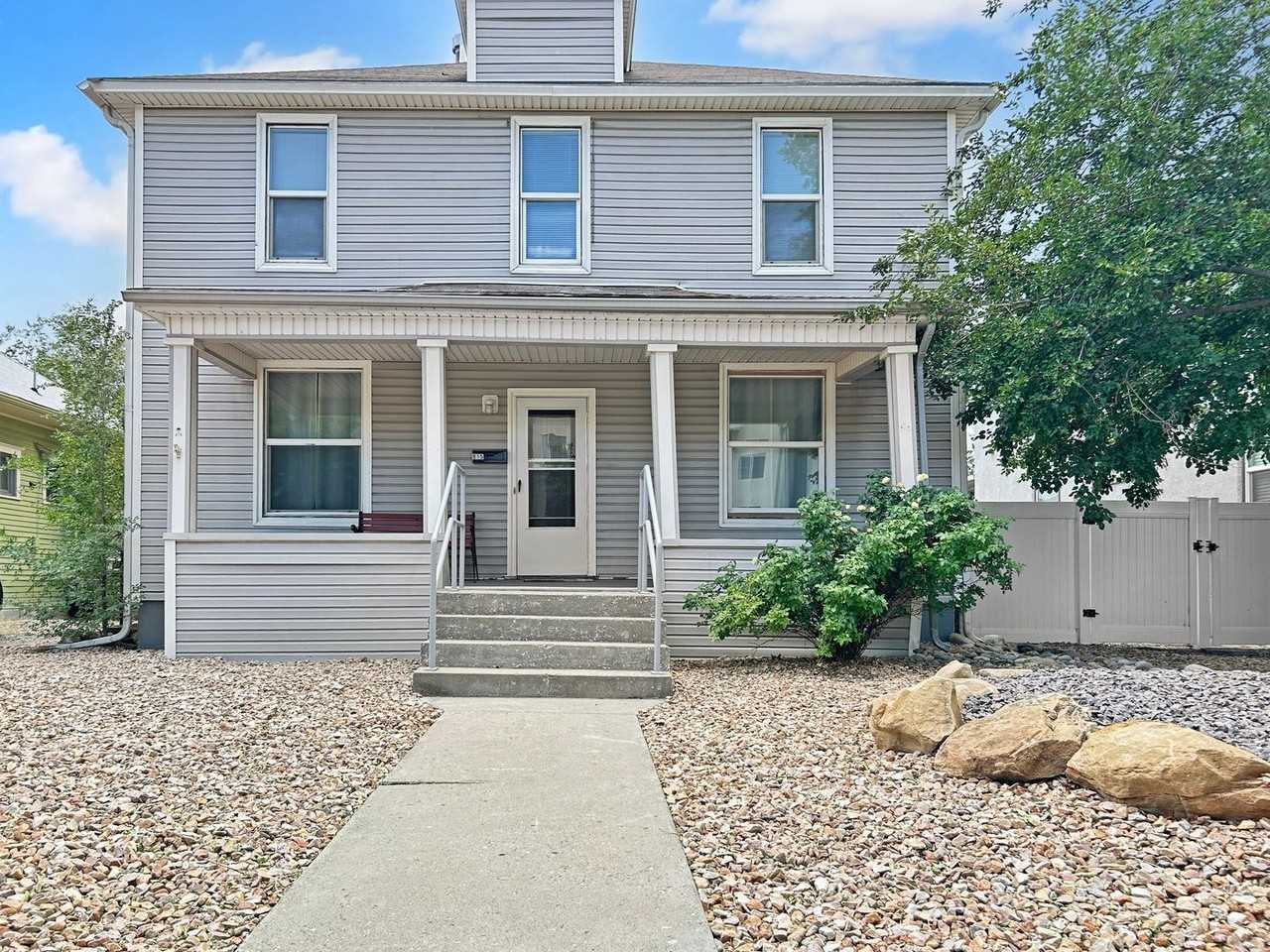 915 Grand Ave - Photo 2 of 33