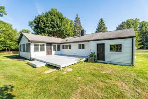 featured image of 2580 Walnut Lake Rd
