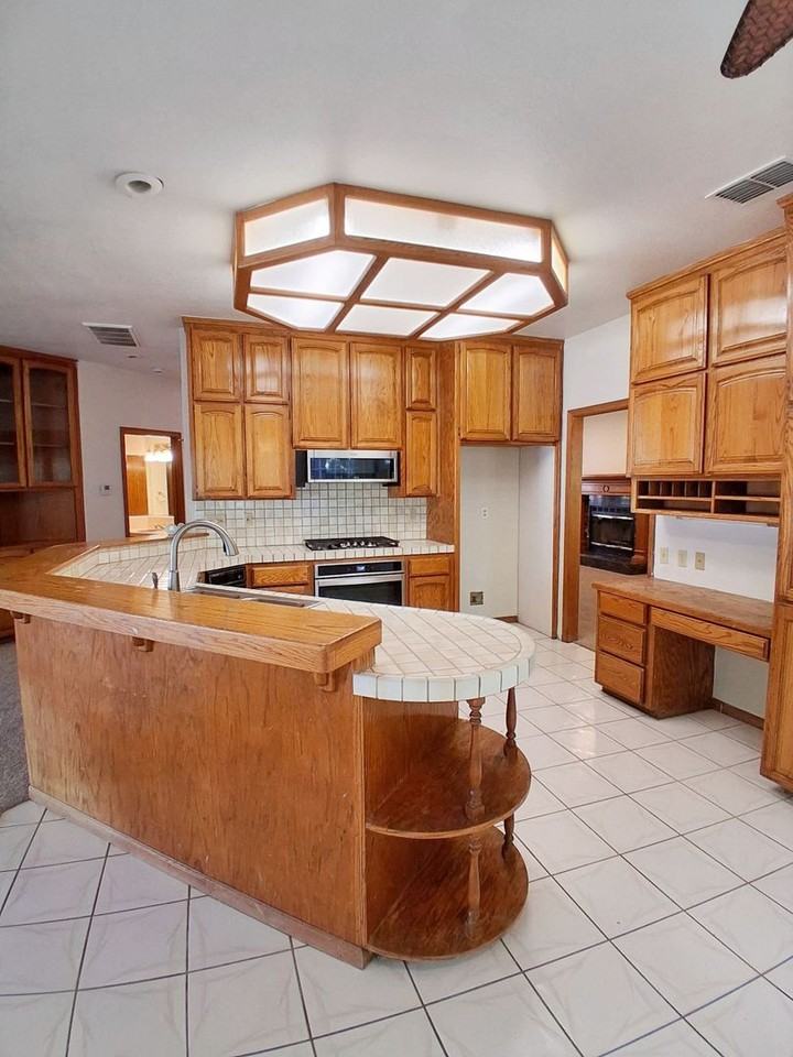307 W Bluff Ave - Photo 5 of 40