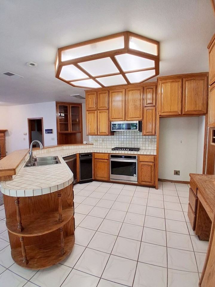 307 W Bluff Ave - Photo 6 of 40