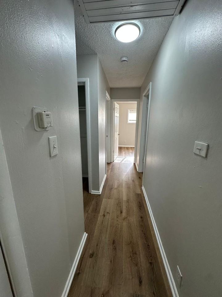 11225 Corrington Ave - Photo 7 of 11