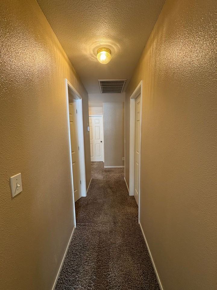 2967 W Jerome Ave - Photo 5 of 38