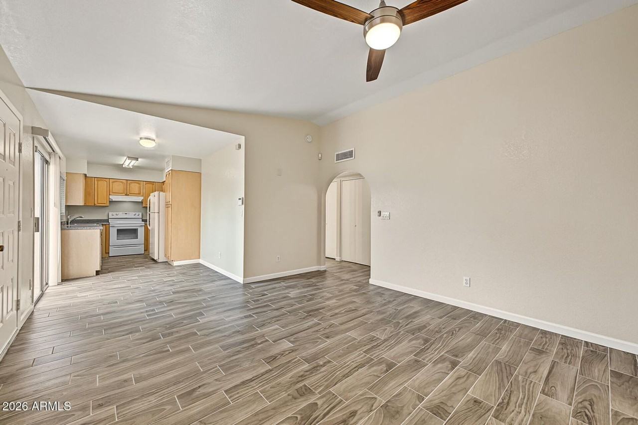3330 S Parkside Dr - Photo 5 of 23