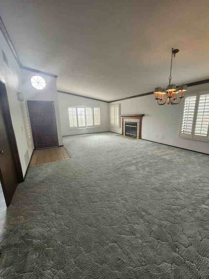 212 Highland Dr - Photo 3 of 19