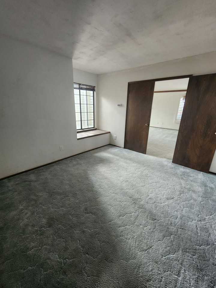 212 Highland Dr - Photo 6 of 19