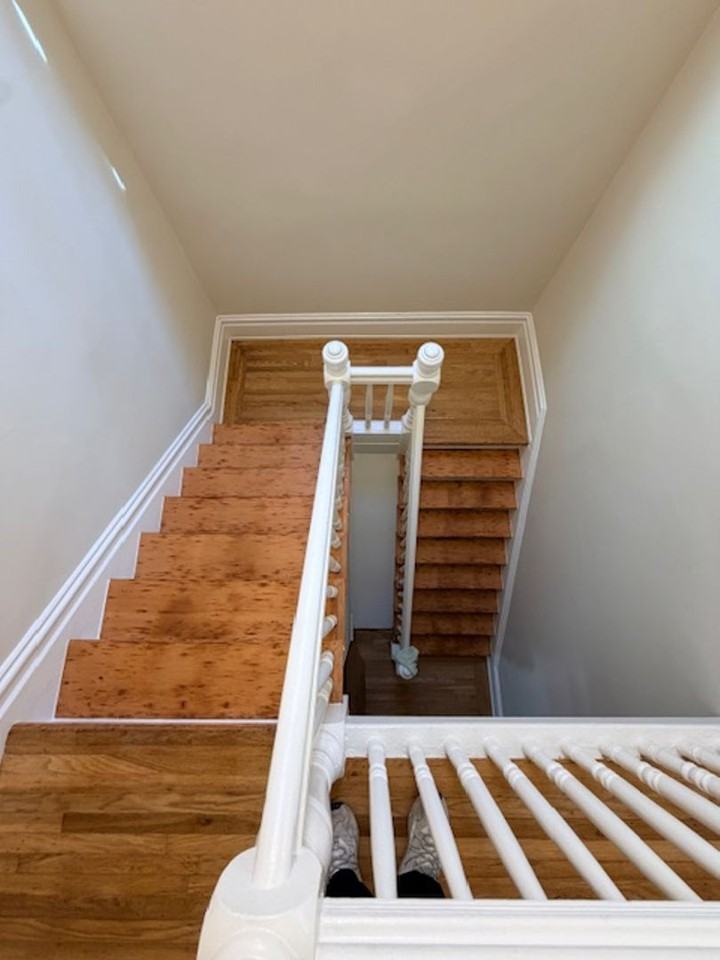 1185 Oak St - Photo 4 of 11