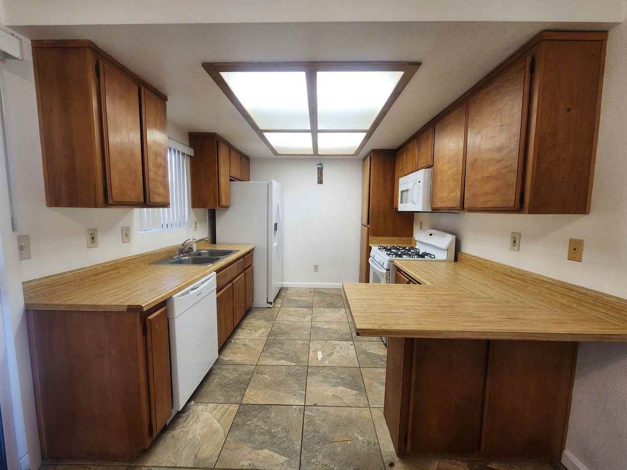 72320 El Paseo Dr - Photo 4 of 10