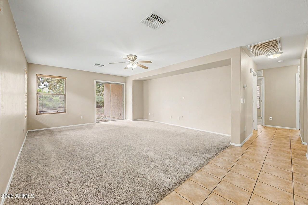 17 W Desert Vista Trl - Photo 4 of 16
