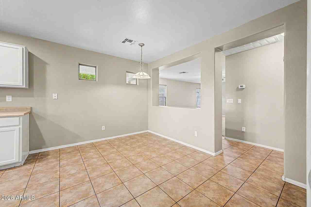 17 W Desert Vista Trl - Photo 5 of 16