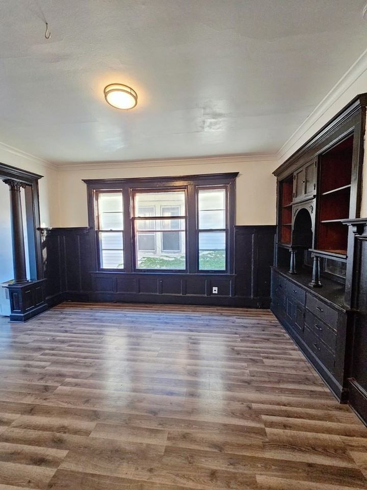 2231 N 41st St - Photo 4 of 17
