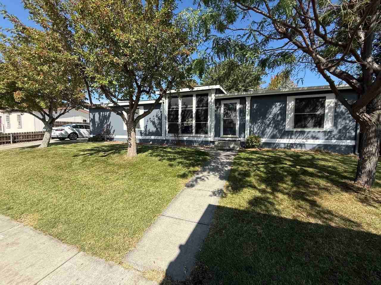 8800 8800 Arrowhead Ave. * - 8800 Arrowhead Ave. * - Photo 2 of 26