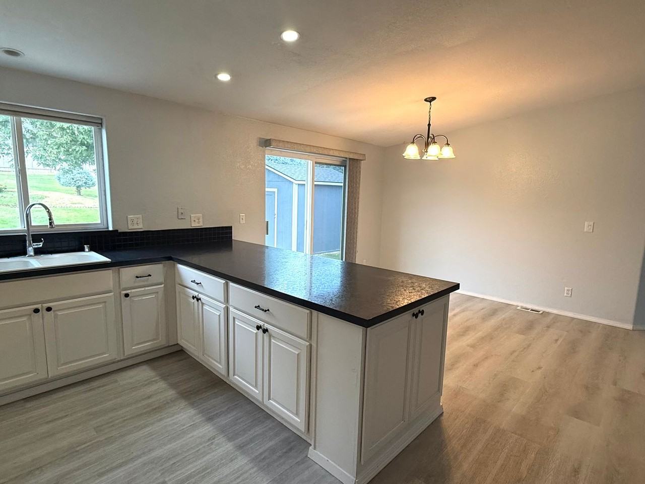 8800 8800 Arrowhead Ave. * - 8800 Arrowhead Ave. * - Photo 5 of 26