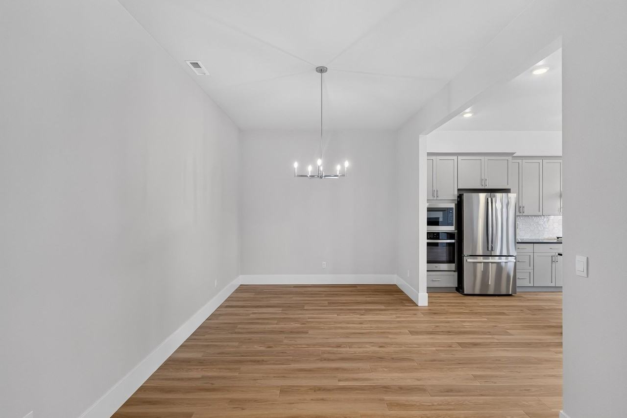 11810 Sw 182nd Ave - Photo 3 of 20