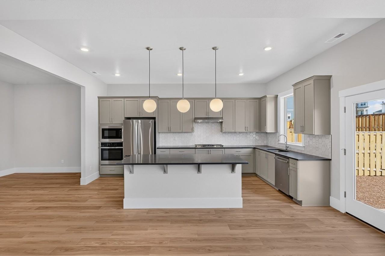 11810 Sw 182nd Ave - Photo 7 of 20