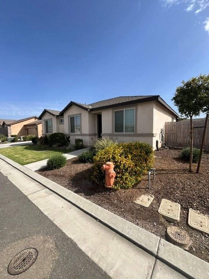 3811 W Nellis Ave - Photo 2 of 23