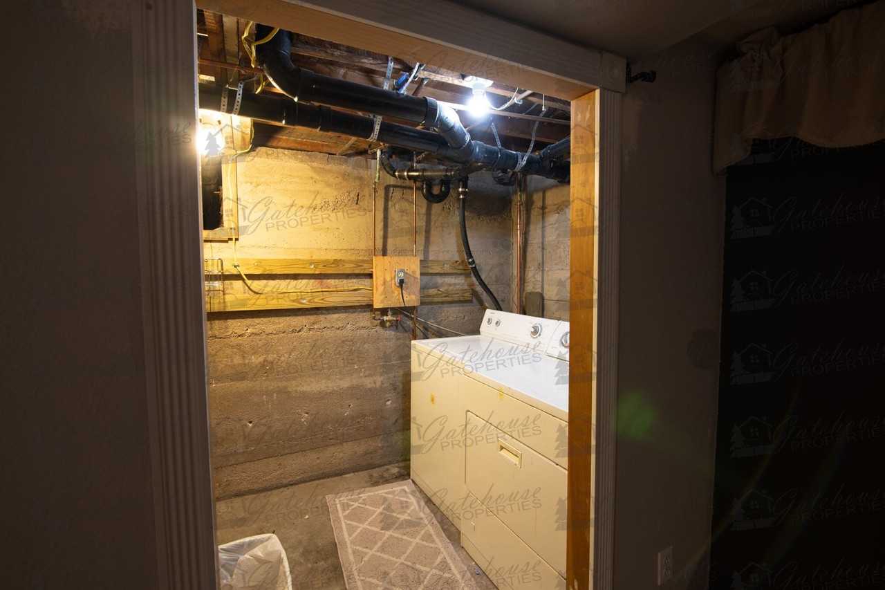 4210 S Fox St - Photo 4 of 24