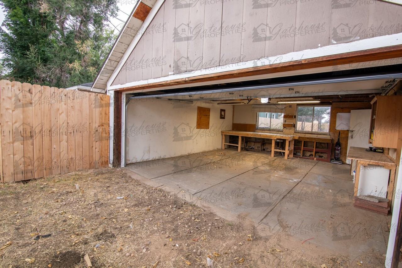 4210 S Fox St - Photo 7 of 24