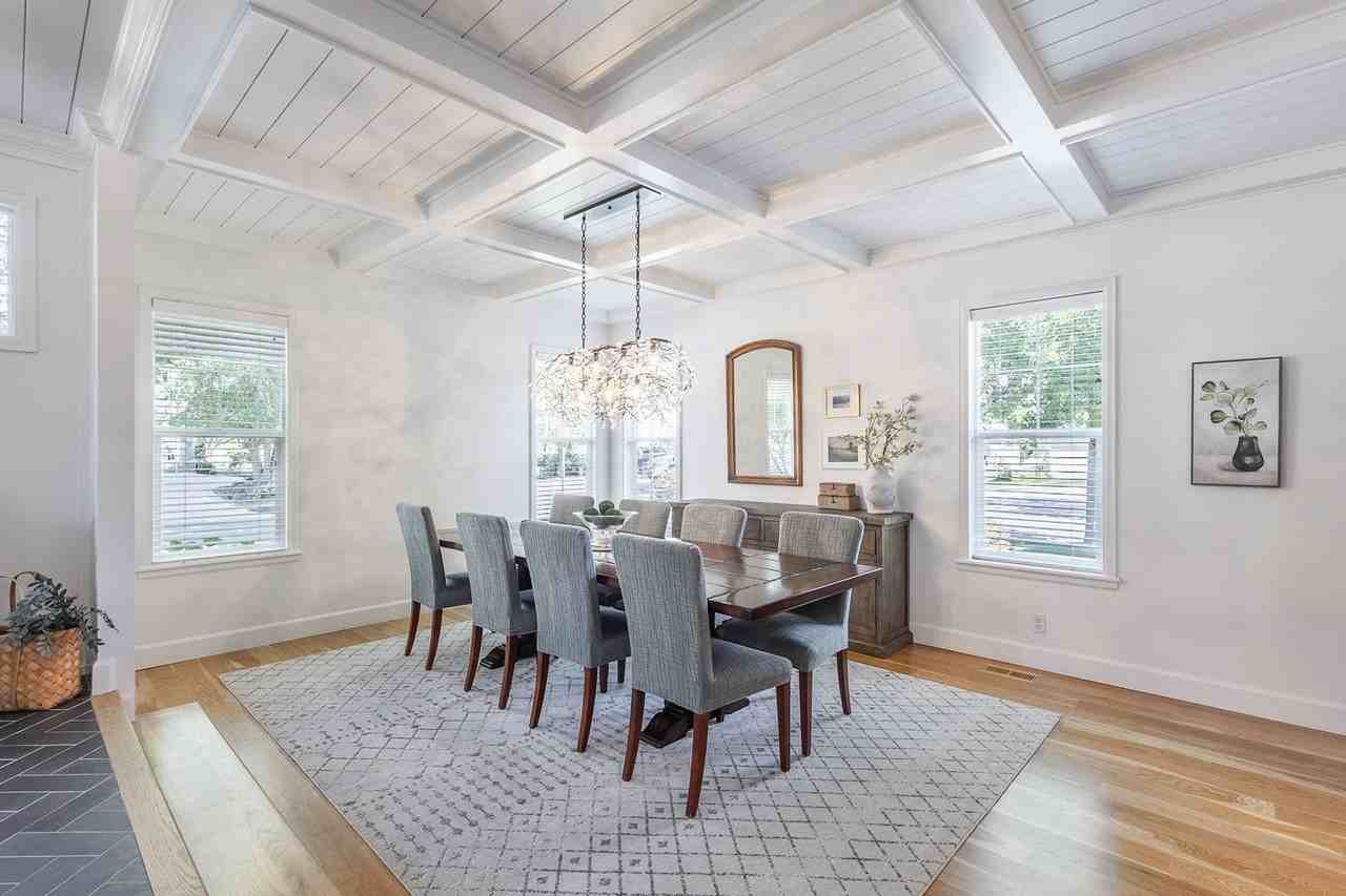 1115 E Pastoral Ct - Photo 6 of 50