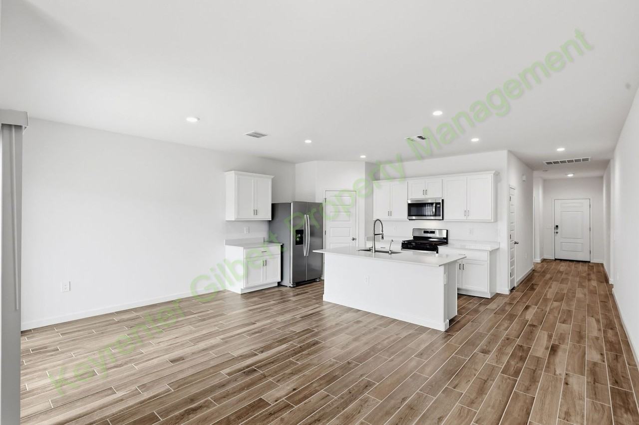 2925 W Simone Ave - Photo 4 of 35